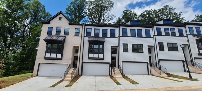 Building Photo - 4560 Mikajack Dr SE Rental