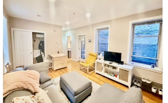 Building Photo - 96 Prince St Unit 5-3