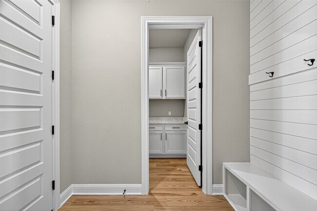 Photo - 2135 Tioga Vw Dr