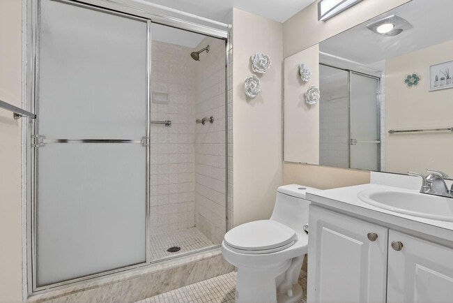 Photo - 830 S Hollybrook Dr Unit 204