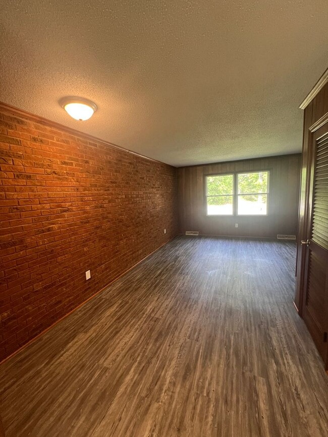 Photo - 2 Bedroom Duplex Available (Monroe)