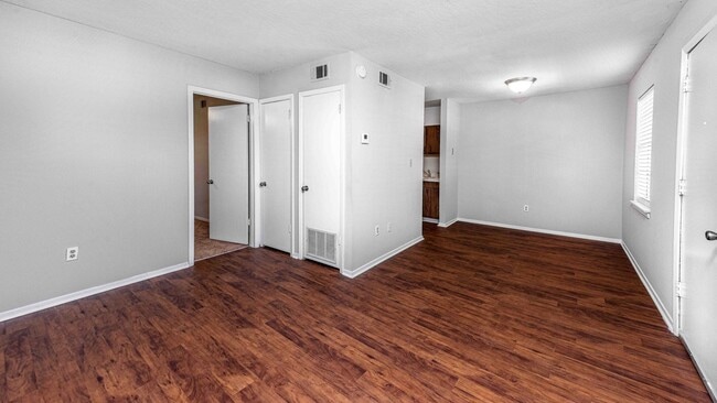 Photo - Ashwood Apartment Homes Unit B104