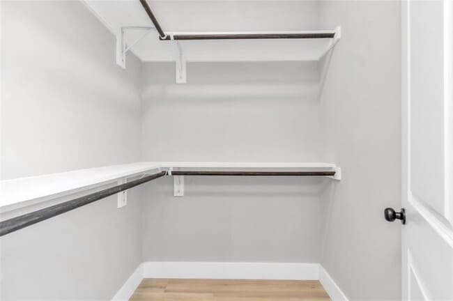 Photo - 819 E 40th St