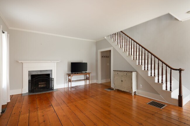 Photo - 14 Library St Unit A