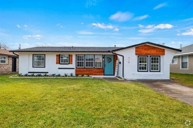 Building Photo - 710 Carpenter Dr Rental