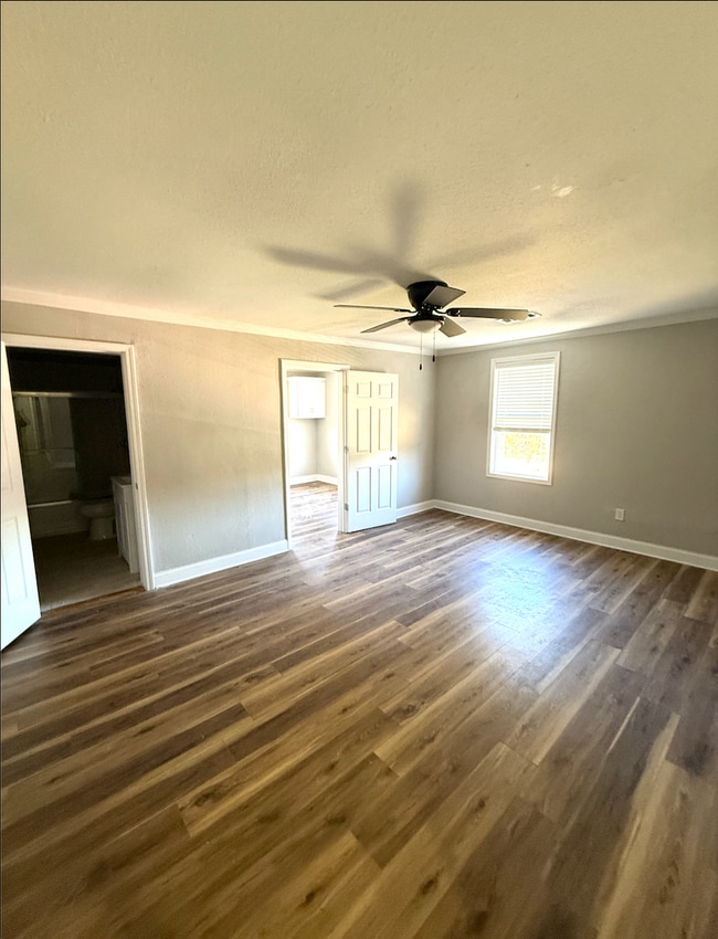 Building Photo - Grove St Unit D