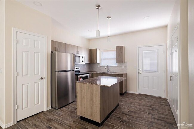 Photo - 10 Hiawatha Dr Unit 1