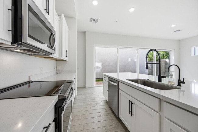 Photo - 2452 E Lovebird Ln