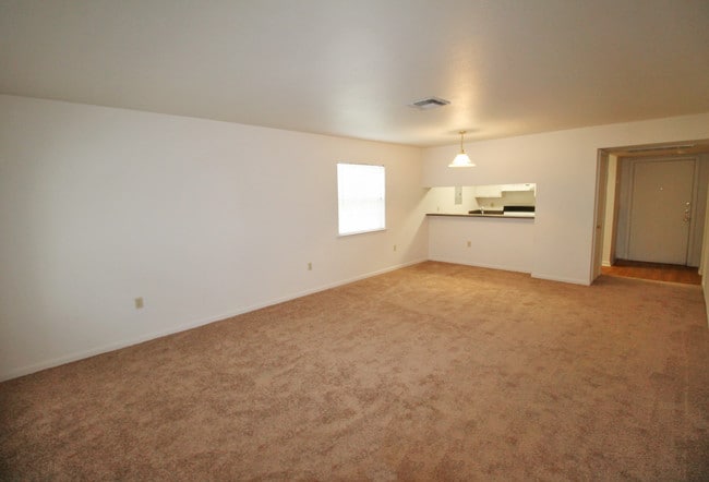 Shadow Creek Apartments