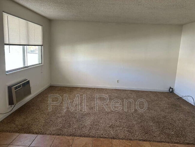 Photo - 370 La Rue Ave