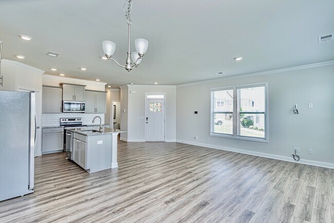 Photo - 412 Yellow Fox Rd