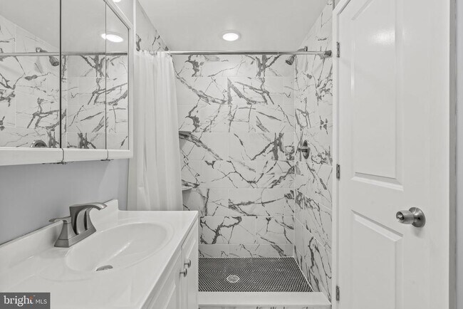 Photo - 2046 N Carlisle St