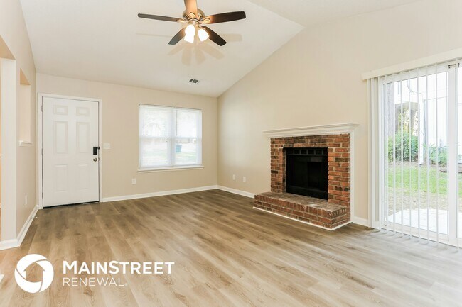 Photo - 1061 Brandon Hill Way