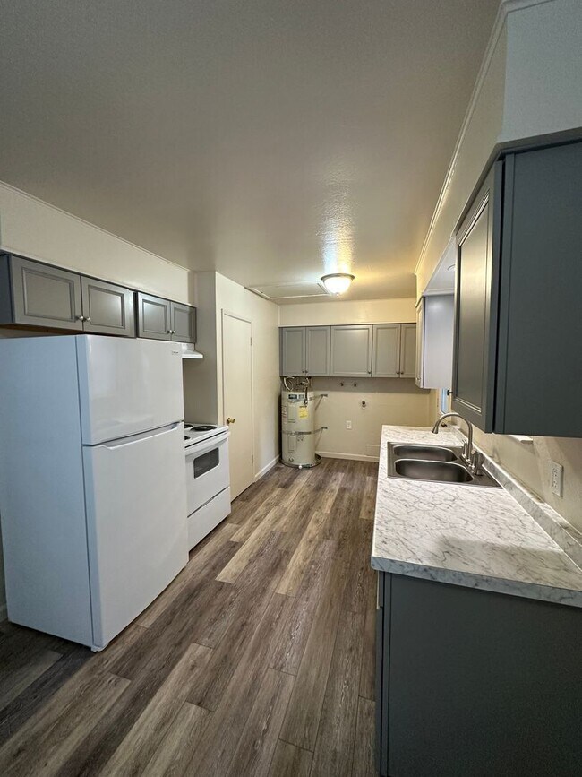 New Paint and New Flooring! Rental For Rent in Sonora, CA