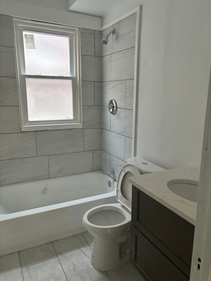 Photo - 3242 Clairmount Ave