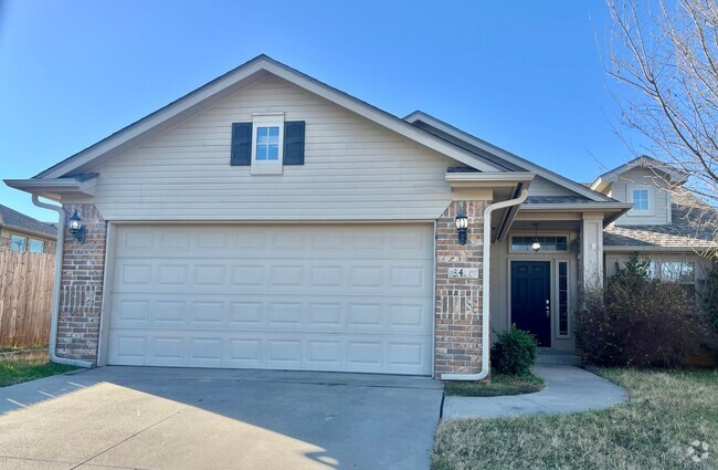 Building Photo - Spacious home in the Northeast Norman Area