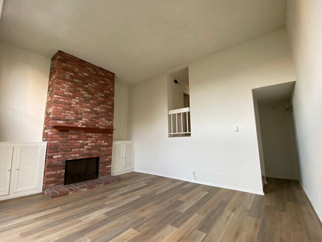 659 Del Parque Dr Unit B
