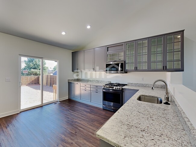 Photo - 5616 Marabou Way