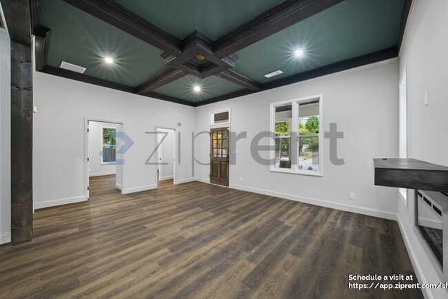 Photo - 981 Metropolitan Pkwy SW