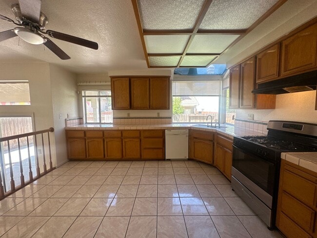 Photo - 325 Melbourne Dr