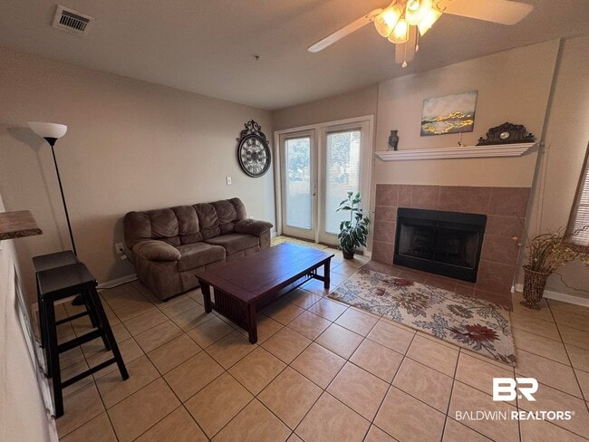 Photo - 1517 Regency Rd