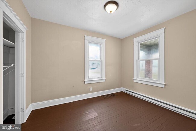 Photo - 38 N Scott St