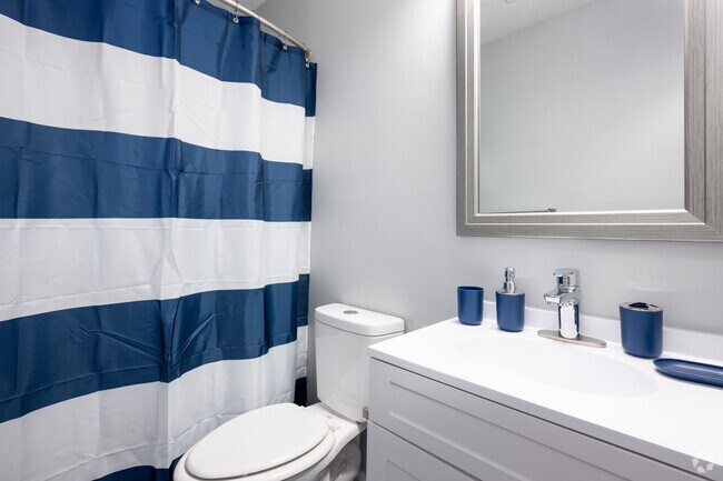2BR, 2BA - 928SF - Second Bathroom
