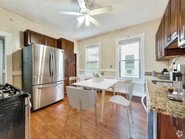 Building Photo - 110 Howland St Unit 4 Rental