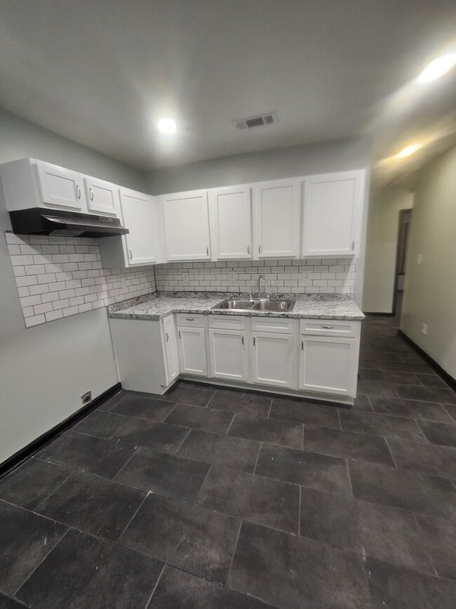 Photo - 1101 Haynes St