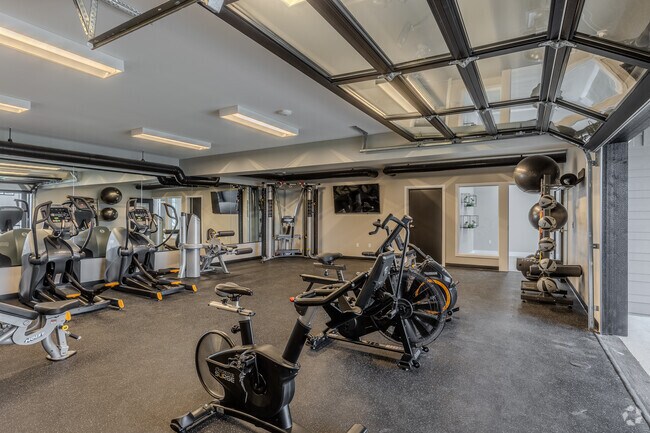 Fitness Center - Fox Ridge Apartments
