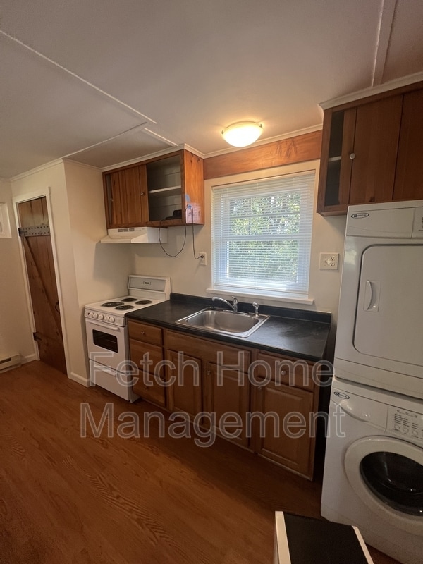 Photo - 1272 Park Rd