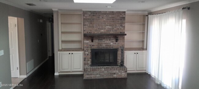 Photo - 2724 Lexington Dr