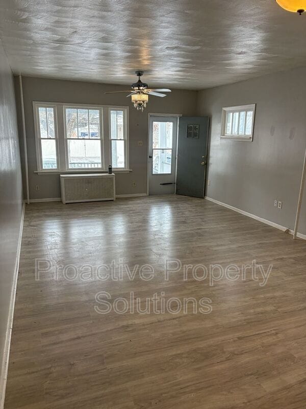 Photo - 27 Edison St