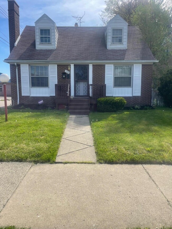 Photo - 11430 Hubbell Ave House