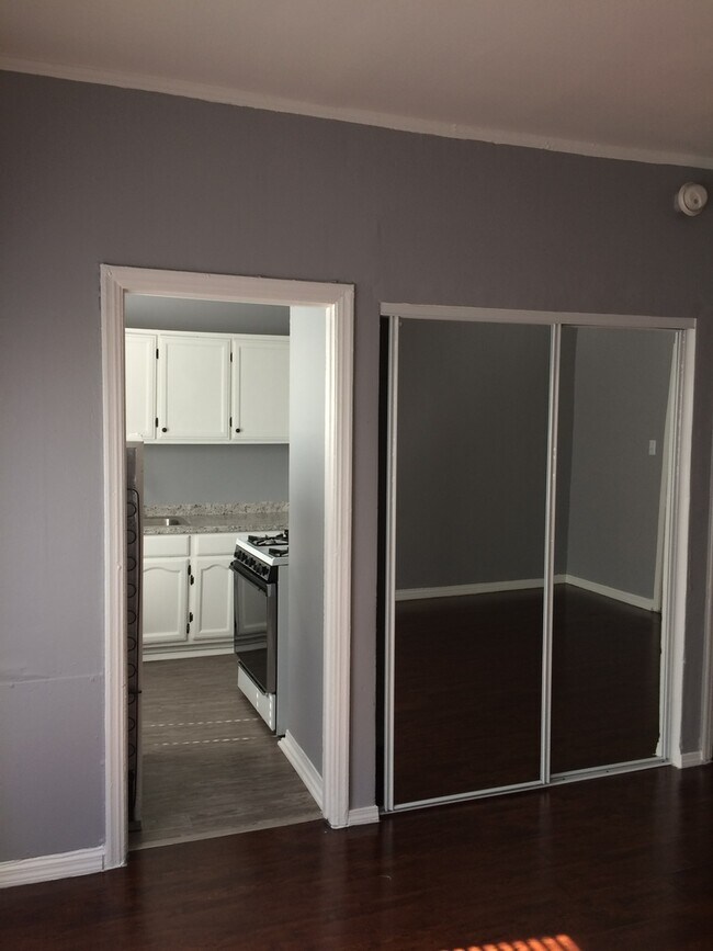 1438 Wright LLC