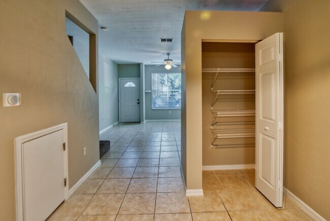 Photo - Beautiful Condo in Brighton Park! Move in ... Unit 707