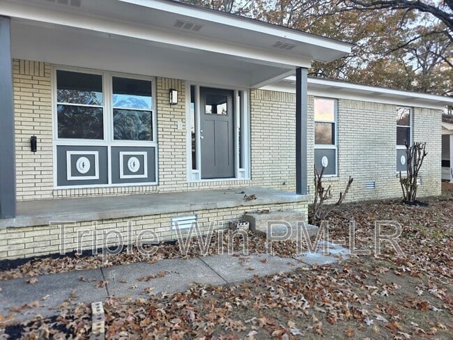 Building Photo - 109 S Longfield Ave