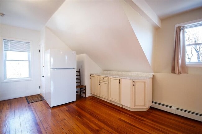 Photo - 40 E Barrows St