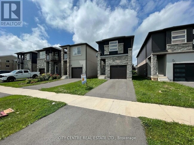 Photo - 308 Louise St.