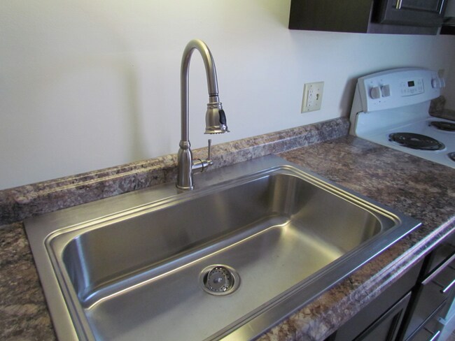 Photo - 225 E Findlay St Unidad Apt B