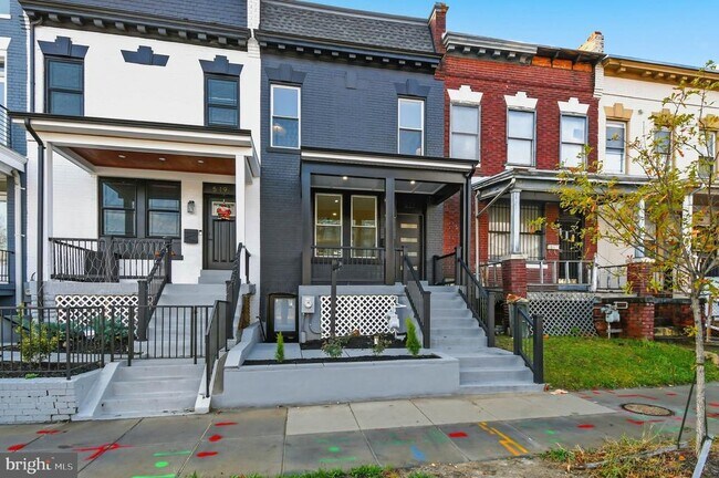Photo - 517 Florida Ave NE