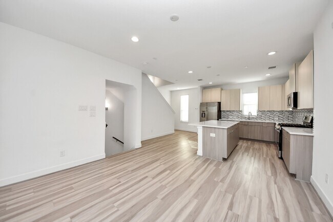 Photo - 18716 Centro Main St Unit B