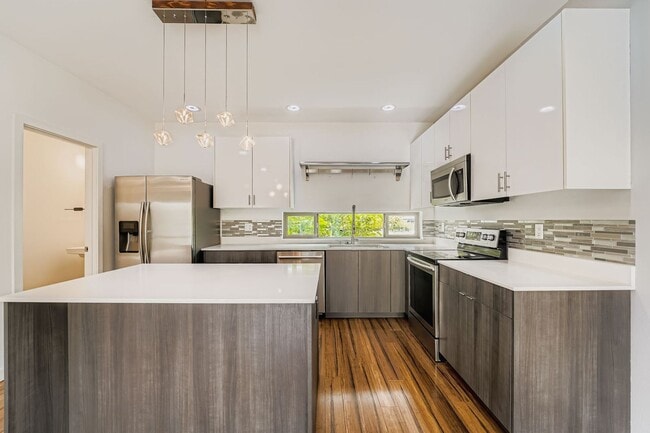 Photo - Modern 2-Bed, 2-Bath Townhome with Air-Conditioning in Rainier Beach