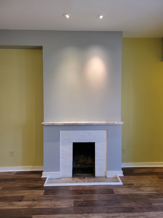 Photo - 1215 John St Unit 2