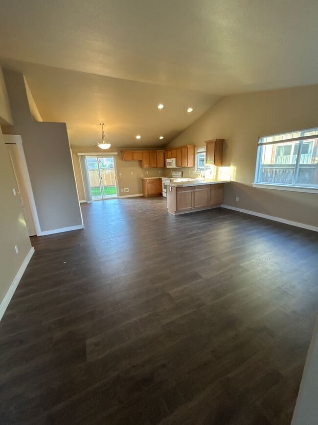 Photo - 3 Bedroom 2 Bath in a Peaceful Neighborhood