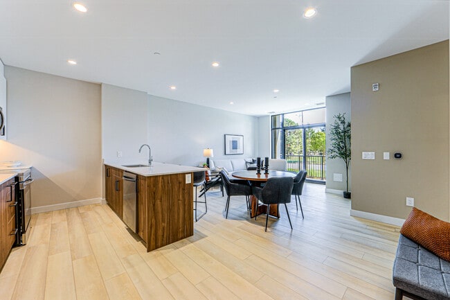 Photo - Queensland Apartments