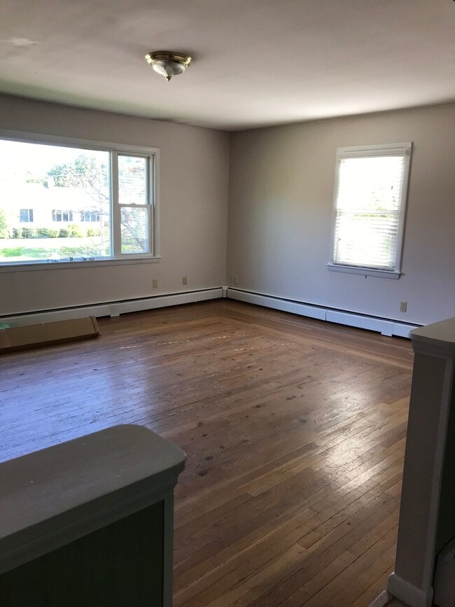 Living - 189 Russell St Unit 2nd floor