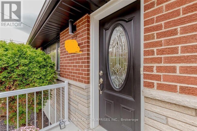 Photo - 128 Clarendon Ave
