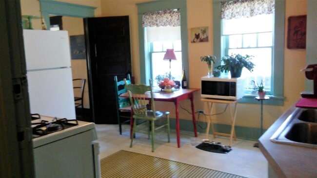 Photo - 1701 Sylvester Rd