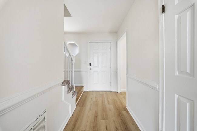 Photo - 4732 Brompton Dr